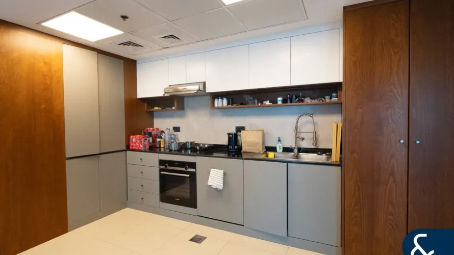 Apartamento de 1 dormitorio en Park Towers, UAE No. 137 № 7