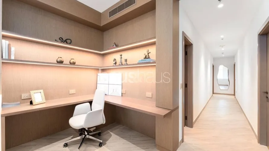 Apartamento de 3 dormitorios en Central Park Tower, UAE No. 60 № 21