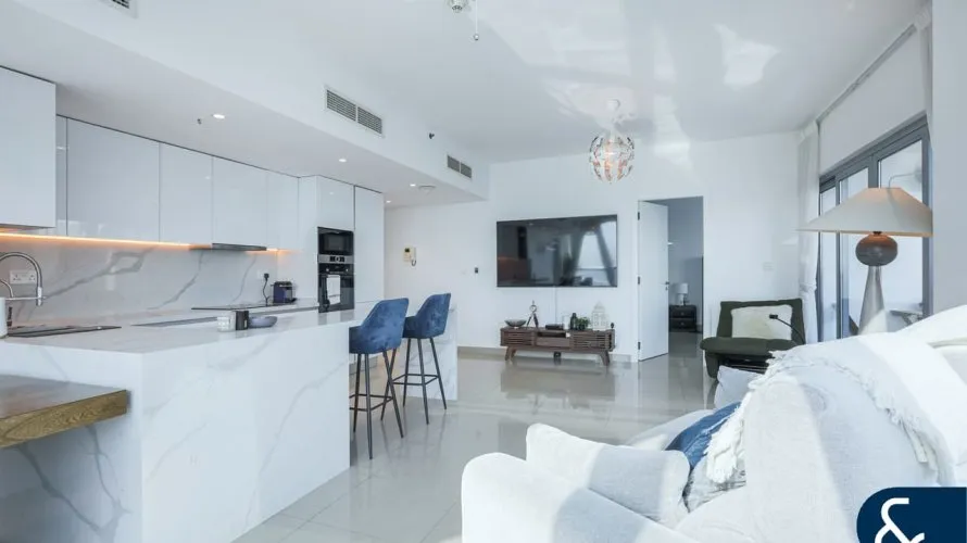 Apartamento de 2 dormitorios en Park Towers, UAE No. 178 № 3