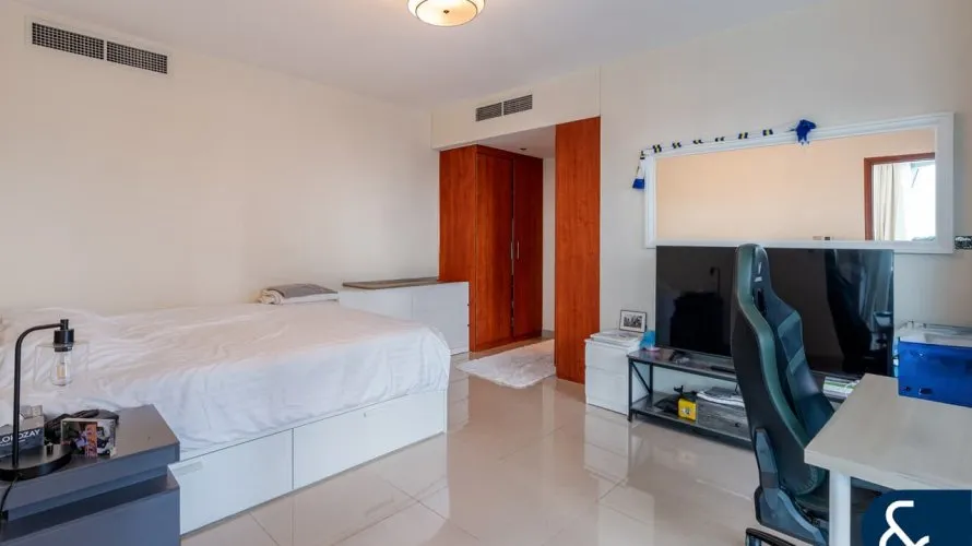 Apartamento de 3 dormitorios en Park Towers, UAE No. 176 № 7