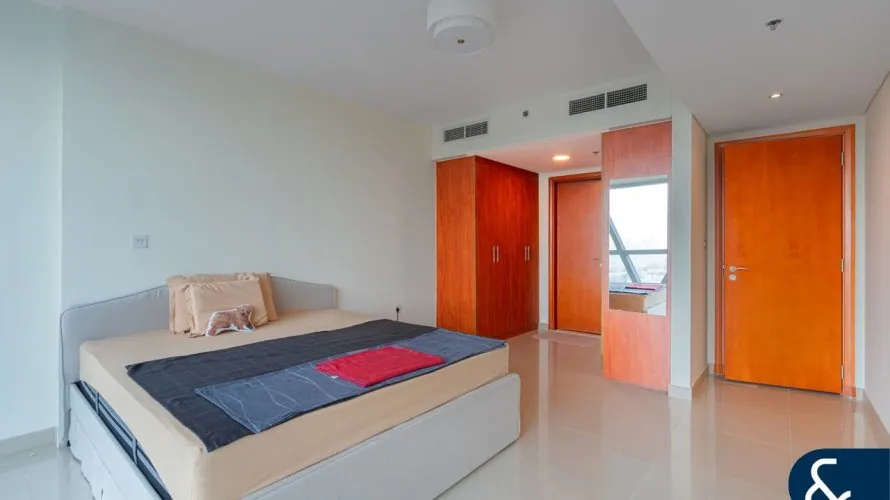 Apartamento de 3 dormitorios en Park Towers, UAE No. 176