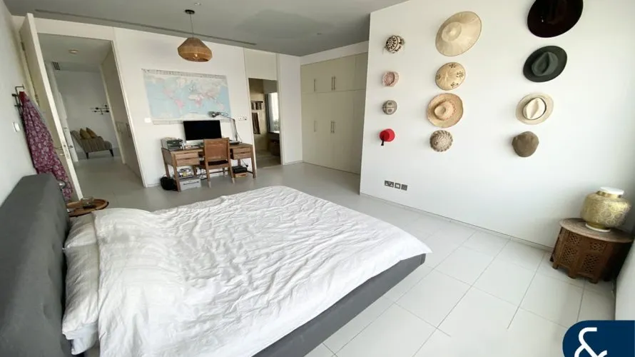 Apartamento de 2 dormitorios en DIFC, UAE No. 139 № 3