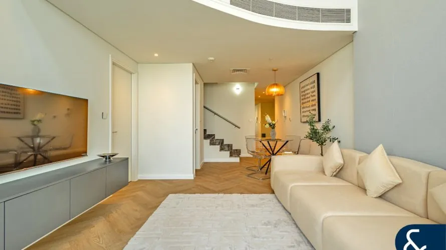 Apartamento de 2 dormitorios en DIFC, UAE No. 118 № 2