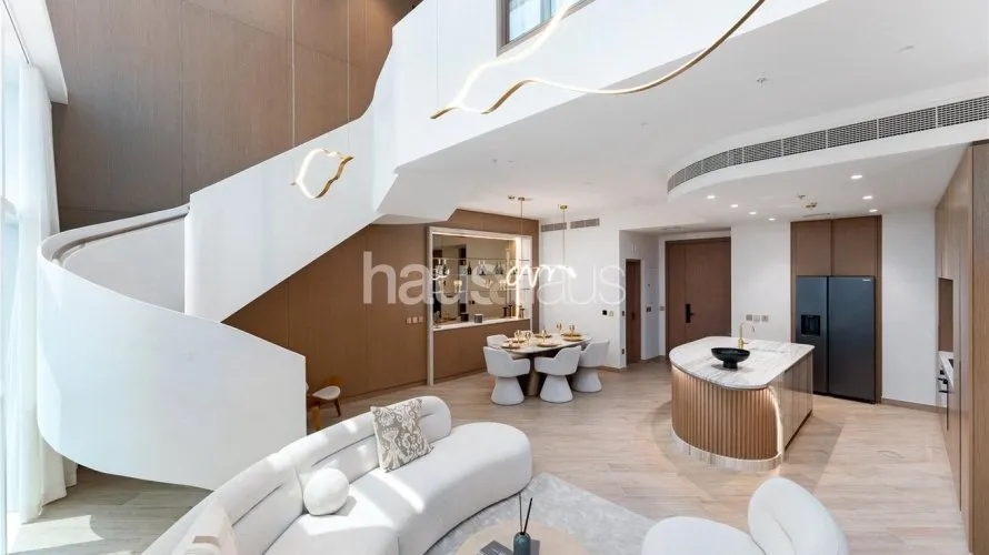 Apartamento de 3 dormitorios en Central Park Tower, UAE No. 60 № 3