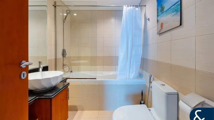 Apartamento de 3 dormitorios en Park Towers, UAE No. 176 № 2