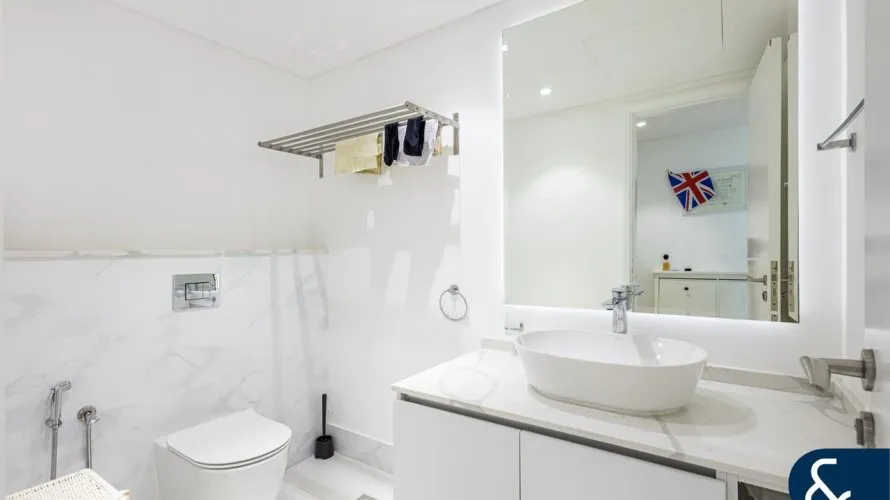 Apartamento de 2 dormitorios en Park Towers, UAE No. 178 № 6