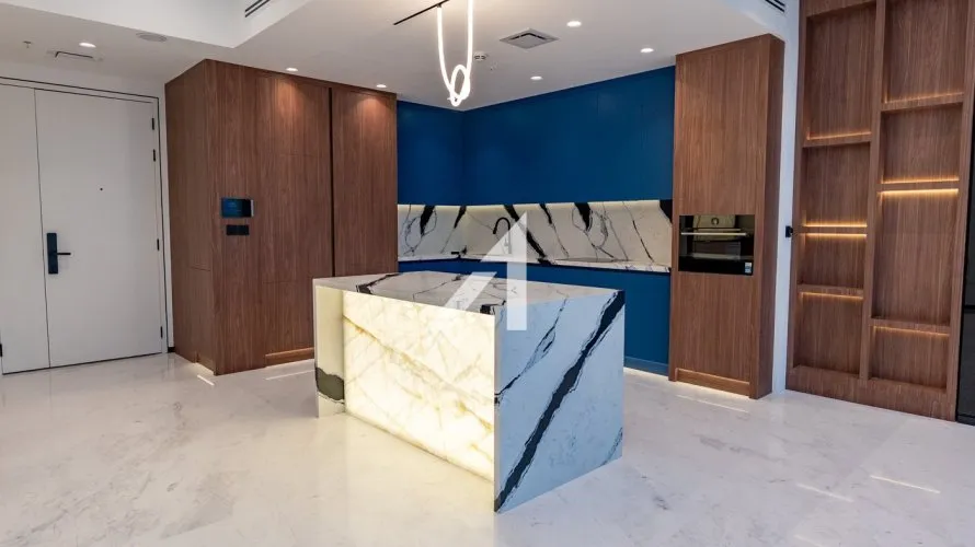 Apartamento de 2 dormitorios en Central Park Tower, UAE No. 220 № 2