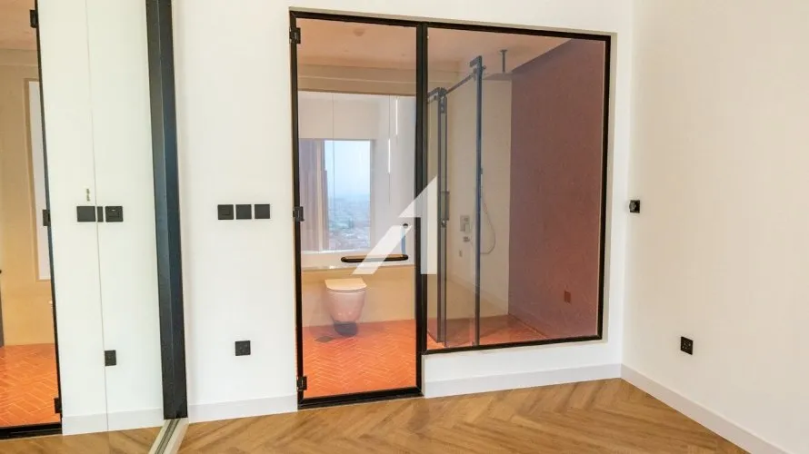 Apartamento de 2 dormitorios en Central Park Tower, UAE No. 220 № 6