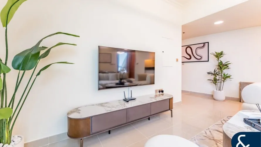 Apartamento de 1 dormitorio en Park Towers, UAE No. 229 № 3