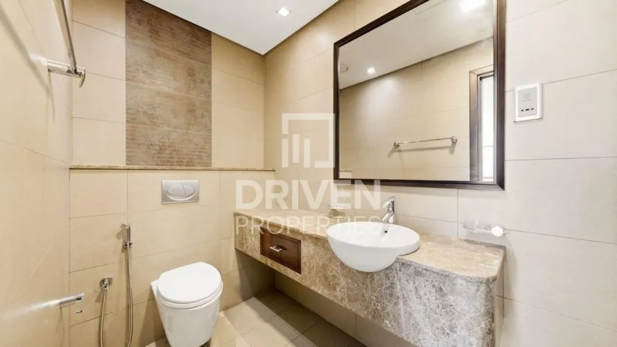 Apartamento de 2 dormitorios en DIFC, UAE No. 403 № 1