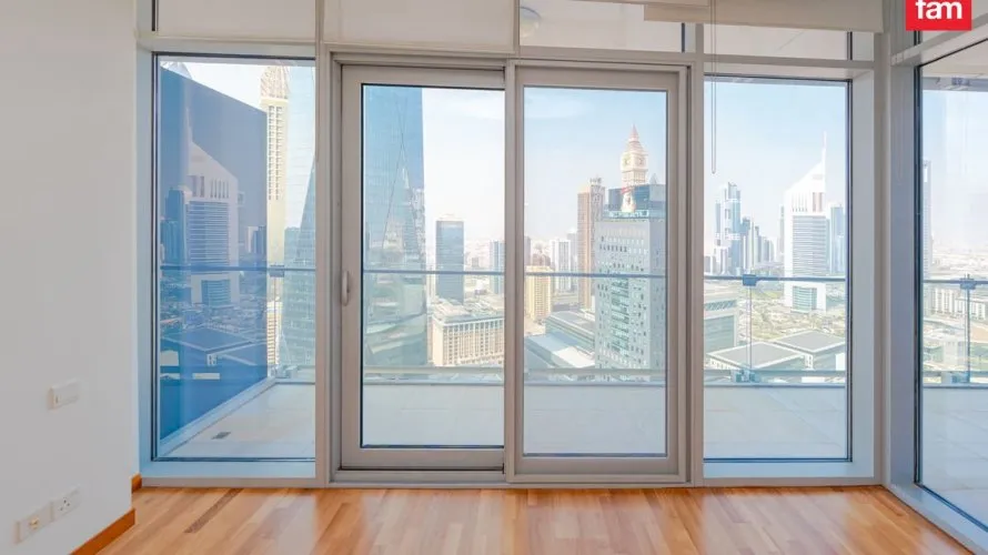 Apartamento de 3 dormitorios en DIFC, UAE No. 385 № 2