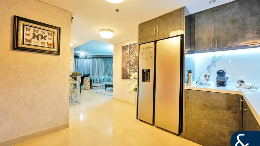 Appartement de 2 chambres à Park Towers, UAE No. 157 № 4