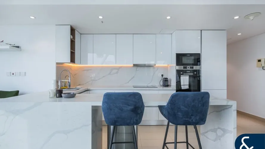 Appartement de 2 chambres à Park Towers, UAE No. 178 № 1