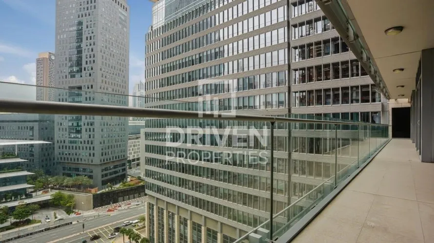 Квартира с 3 спальнями в DIFC, Дубай, ОАЭ №474 № 1
