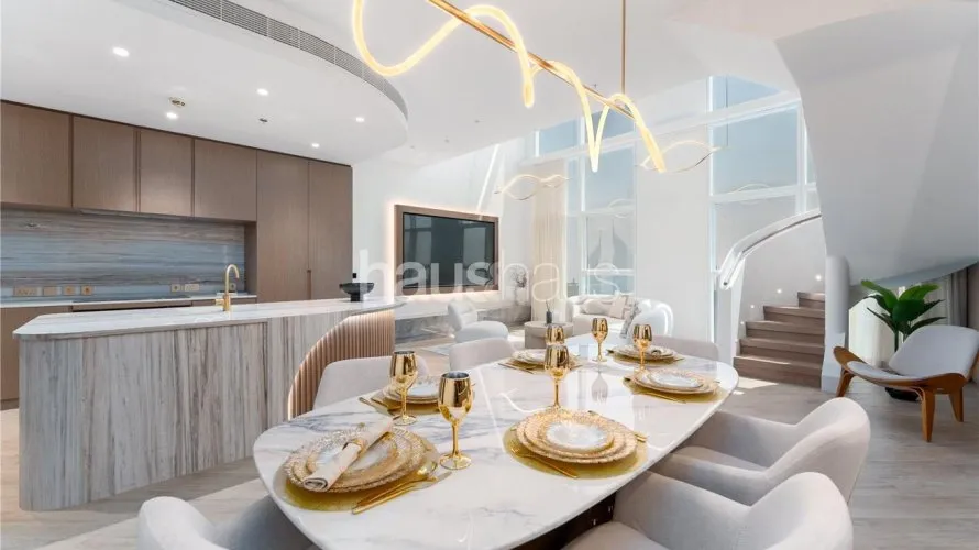 3 bedrooms apartment for sale , Central Park Tower, DIFC, Dubai, UAE No. 60 № 1