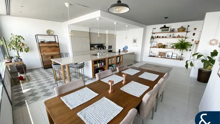 2 bedrooms apartment for sale , DIFC, Dubai, UAE No. 139