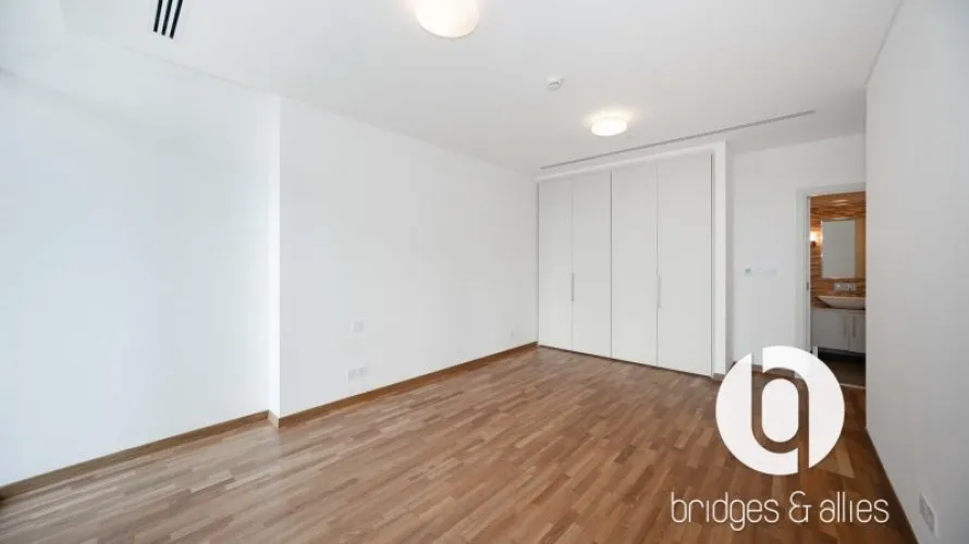 3 bedrooms apartment for sale , DIFC, Dubai, UAE No. 239 № 9